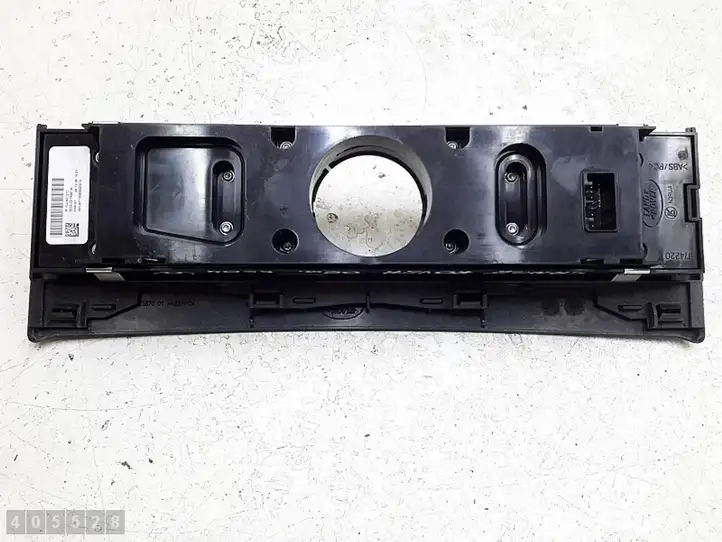 Land Rover Range Rover L322 (2005 - 2009) yul501270 Кнопка открытия задней двери — фото 4