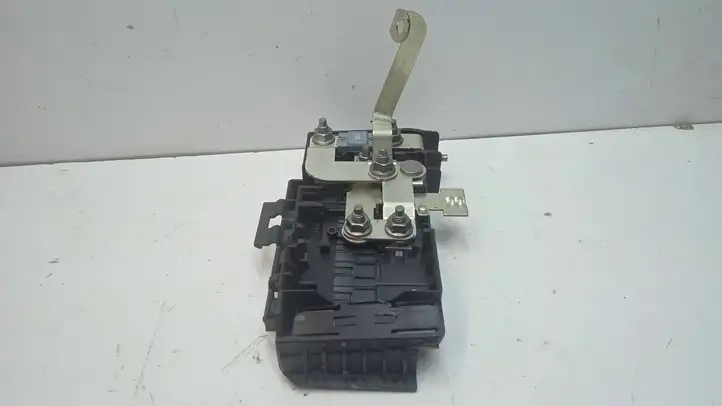 Mercedes-Benz GLA W156 (2017 - 2020) A2465401950 Блок предохранителей (комплект) — фото 3