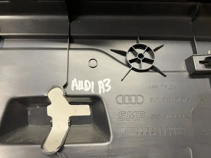 Audi A3/S3 8V (2012 - 2016) 8V7868575A Прочие детали салона — фото 2