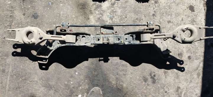 554053Z750 Hyundai i40 Galinis traversas