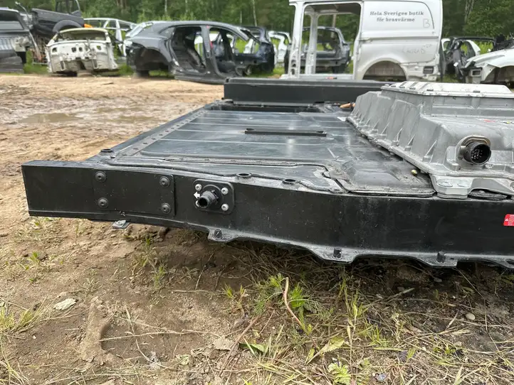 Porsche Taycan 9J1 (2019 - ) 9J1915100AL Аккумулятор гибридного / электрического автомобиля — фото 15