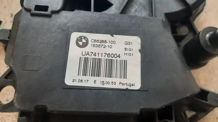 BMW 5 G30 G31 (2016 - ) 7357112 Замок крышки багажника — фото 2