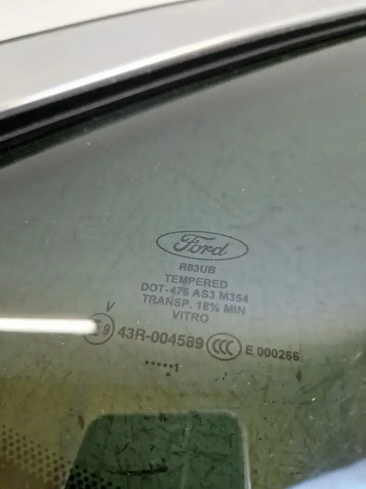 Ford Escape IV (2020 - ) LJ6BS29750 Заднее боковое стекло — фото 4