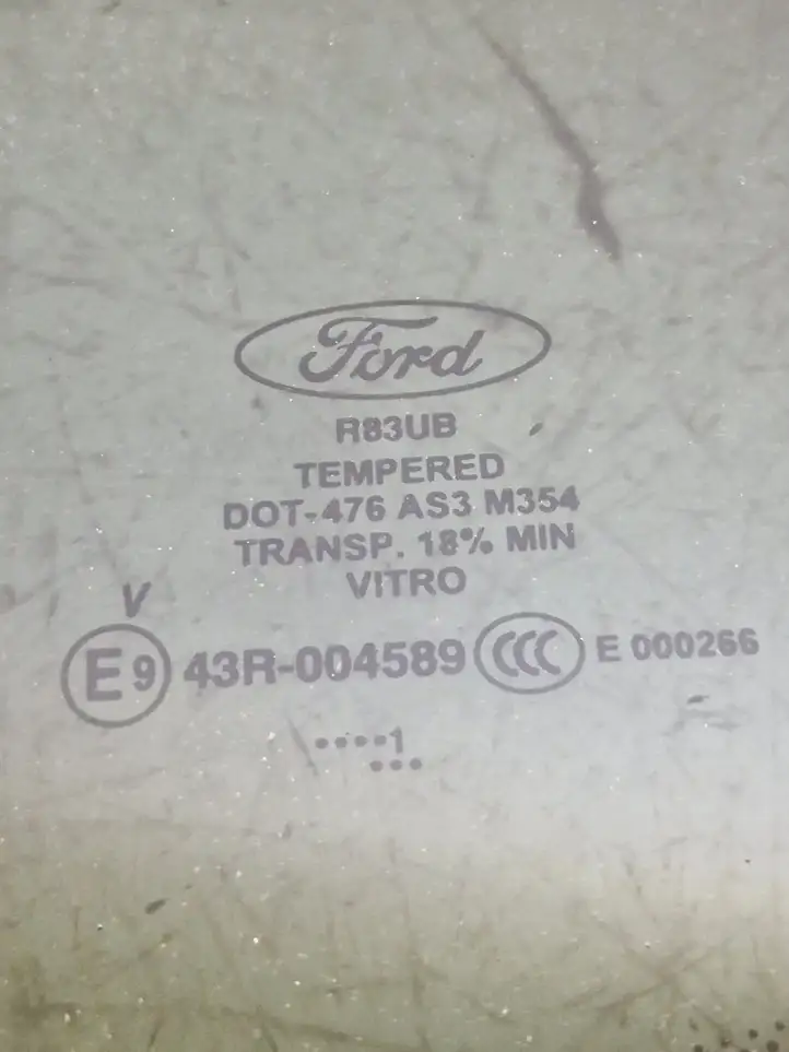 Ford Escape IV (2020 - ) LJ6BS29751 Заднее боковое стекло — фото 2