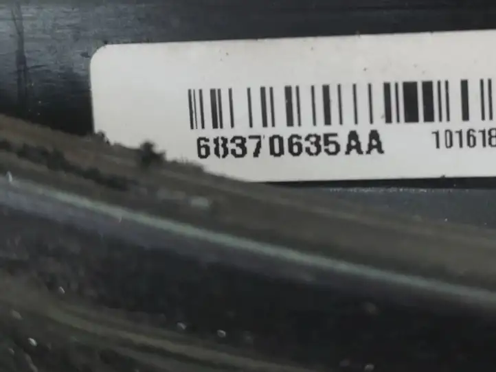 Chrysler Pacifica (2016 - ) Треугольное стекло кузова — фото 3