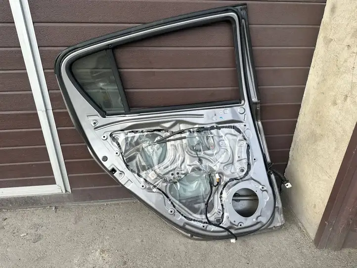 Hyundai i20 (PB PBT) (2012 - 2014) Задняя дверь — фото 2