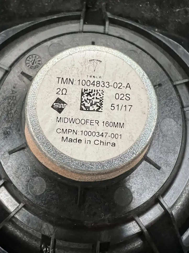 Tesla Model S (2016 - 2021) 100483302A Динамики задних дверей — фото 3