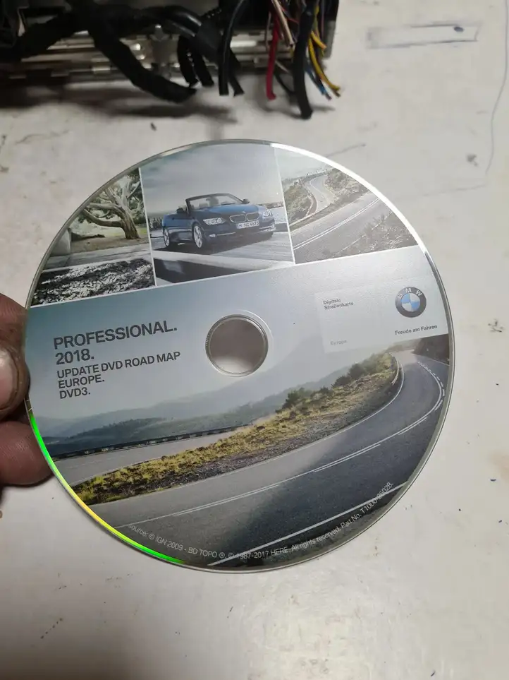 BMW 5 E60 E61 (2004 - 2010) T100026028 Навигационные карты CD/DVD — фото 2