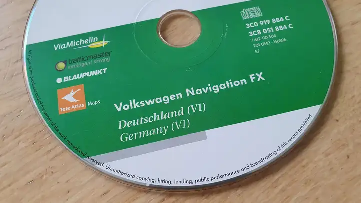Volkswagen PASSAT B6 (2005 - 2010) 3C0919884C Навигационные карты CD/DVD — фото 3