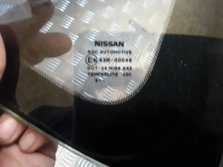 Nissan Note (E12) (2014 - 2018) Треугольное стекло кузова — фото 2