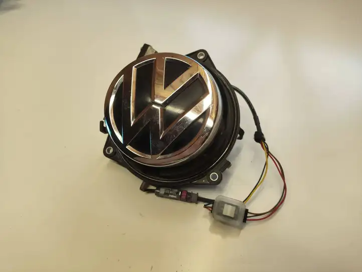 Volkswagen Golf VI (2009 - 2013) 5G0827469C Кнопка закрытия крышки багажника — фото 2
