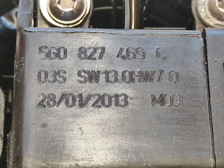 Volkswagen Golf VI (2009 - 2013) 5G0827469C Кнопка закрытия крышки багажника — фото 7