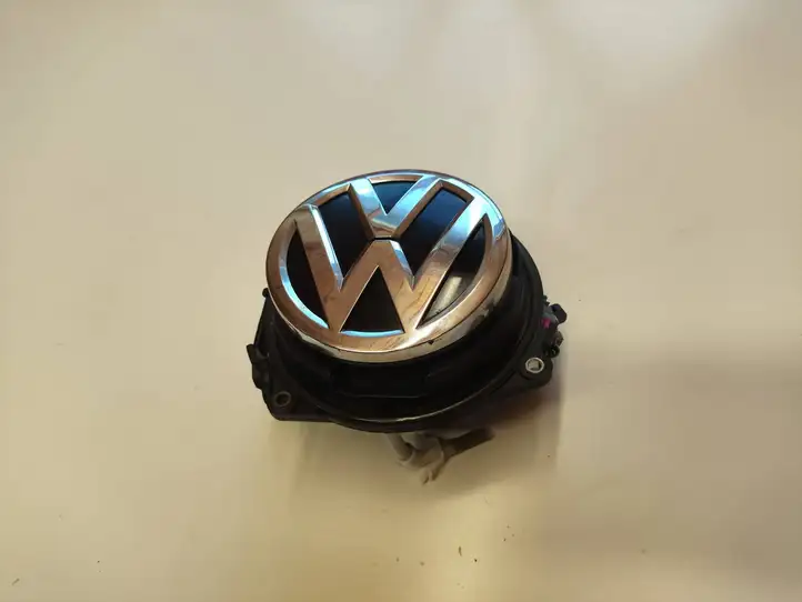 Volkswagen Golf VII (2013 - 2019) 5G9827469F Ручка крышки багажника — фото 2