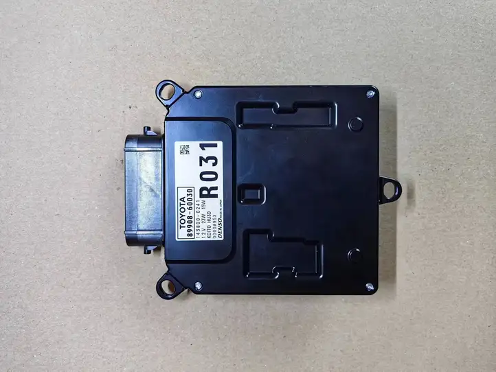 Toyota Land Cruiser (J150) (2009 - ) 8990860030 Блок розжига ксенона — фото 1