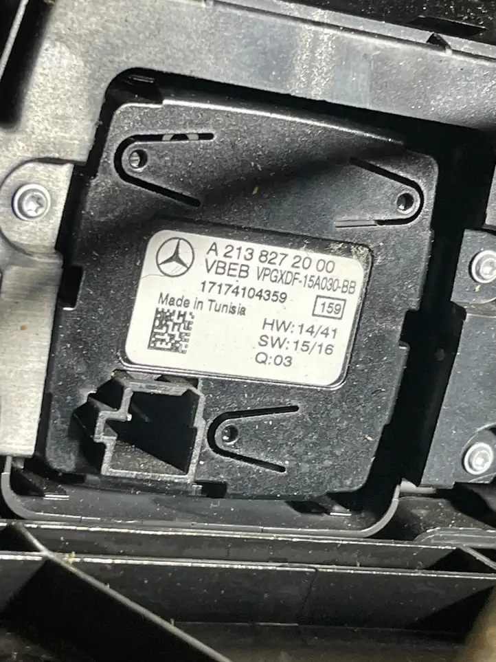 Mercedes-Benz E W213 (2016 - ) A2386801503 Другая деталь консоли (туннеля) — фото 10
