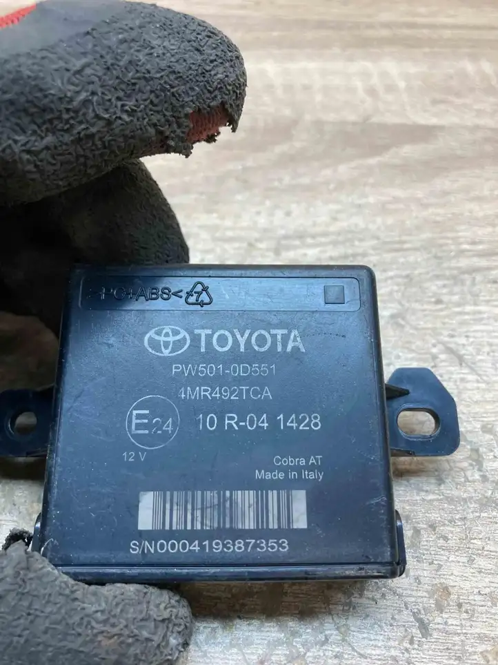 Toyota Yaris (2009 - 2012) PW5010D551 Блок управления парктрониками — фото 5