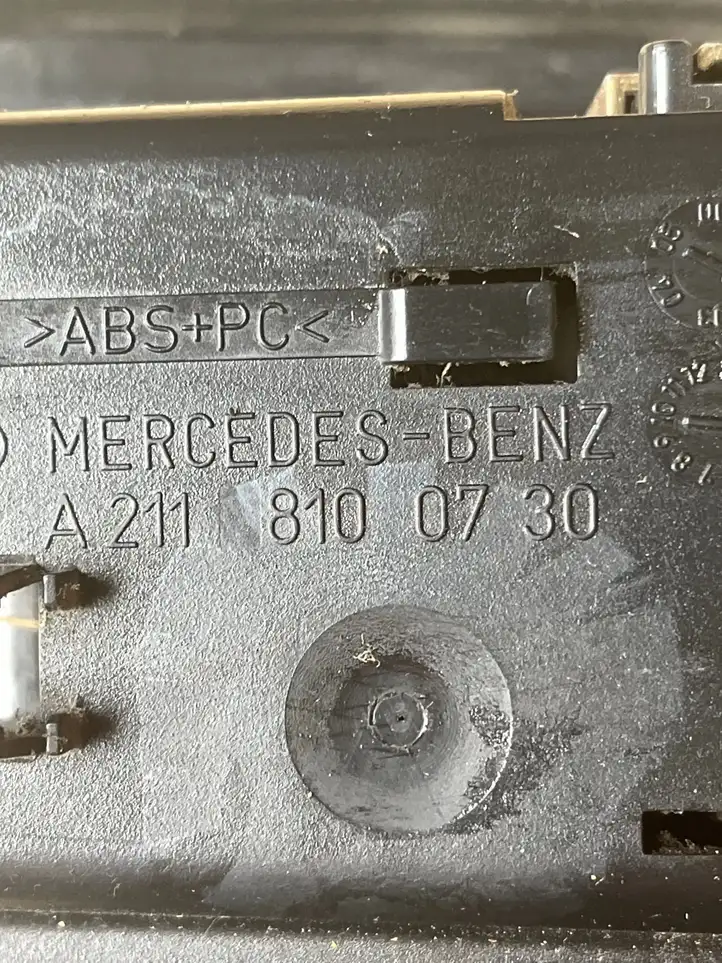 Mercedes-Benz E W211 (2002 - 2009) A2118100730 Дверная пепельница — фото 3