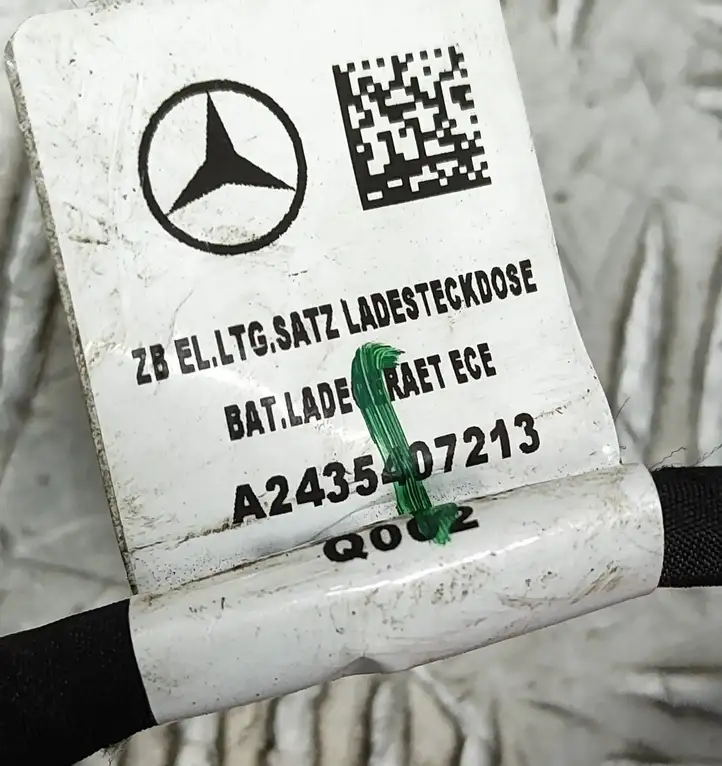 Mercedes-Benz EQB (2021 - ) A2435407213 Кабель для зарядки электромобилей — фото 9