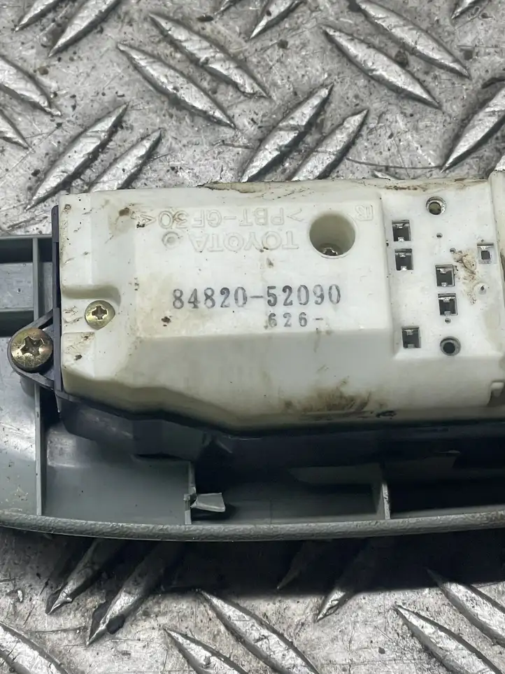 Toyota Yaris Verso (1999 - 2005) Блок кнопок стеклоподъемников — фото 1