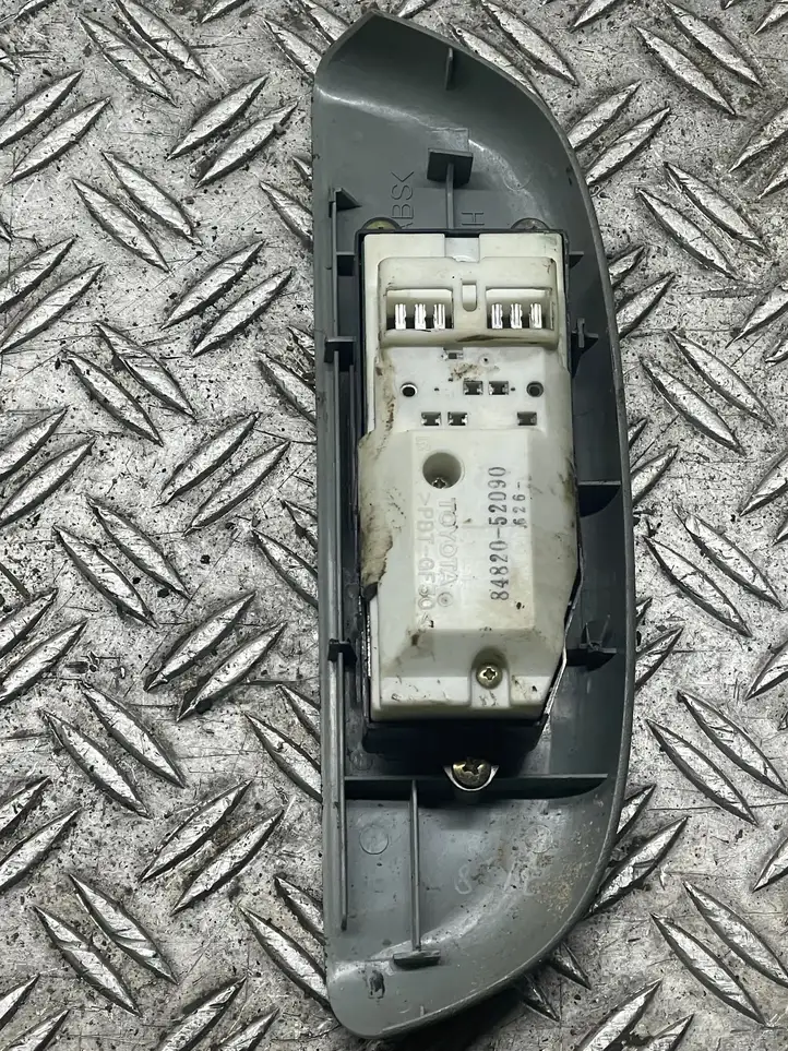 Toyota Yaris Verso (1999 - 2005) Блок кнопок стеклоподъемников — фото 2