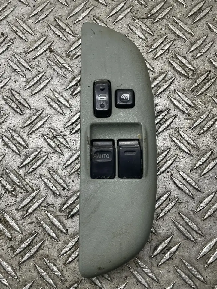 Toyota Yaris Verso (1999 - 2005) Блок кнопок стеклоподъемников — фото 4