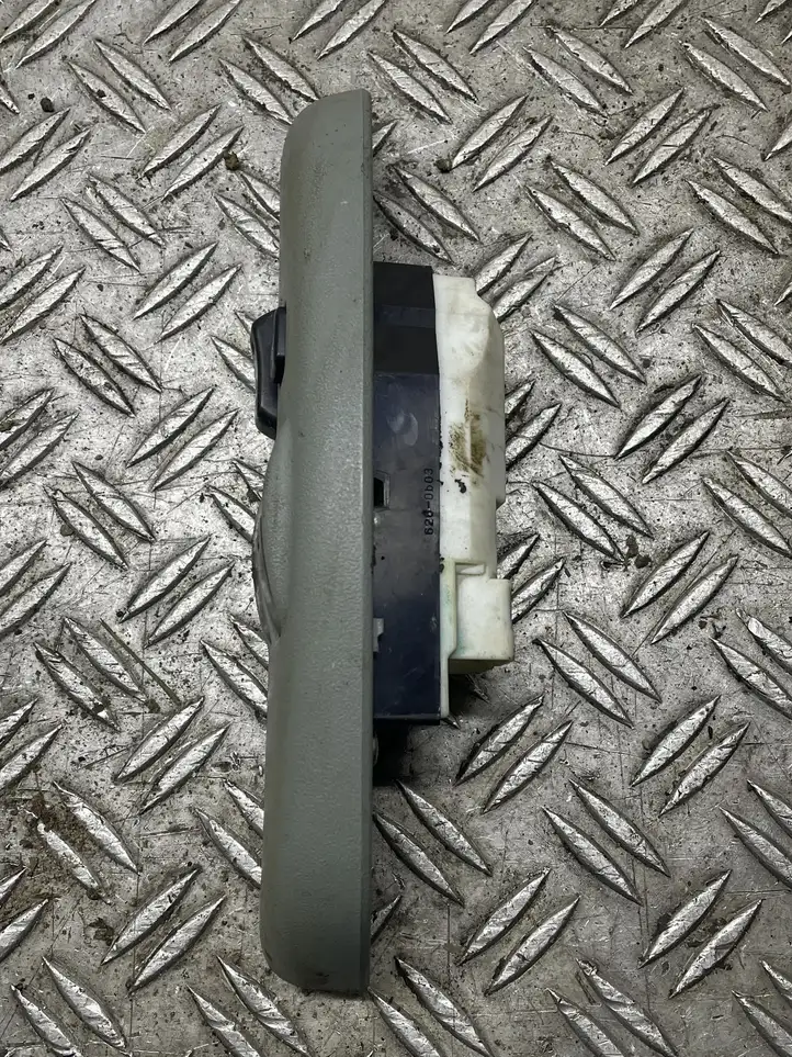 Toyota Yaris Verso (1999 - 2005) Блок кнопок стеклоподъемников — фото 5