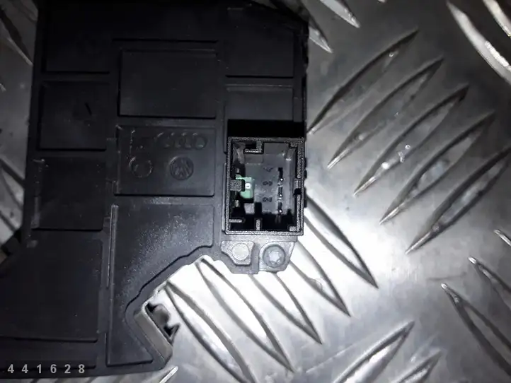 Audi A6 S6 C5 4B (2001 - 2004) 4f0953549a Датчик угла поворота руля — фото 4