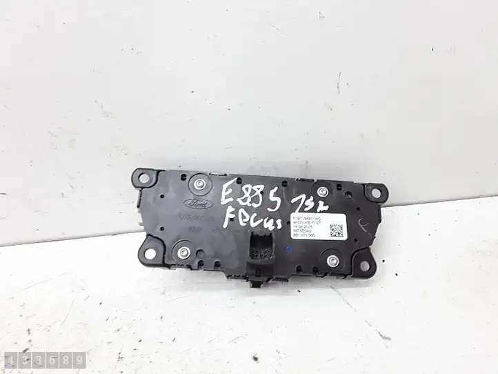 Ford Focus (2011 - 2015) F1ET18K811HC Включатель аварийных фонарей — фото 2