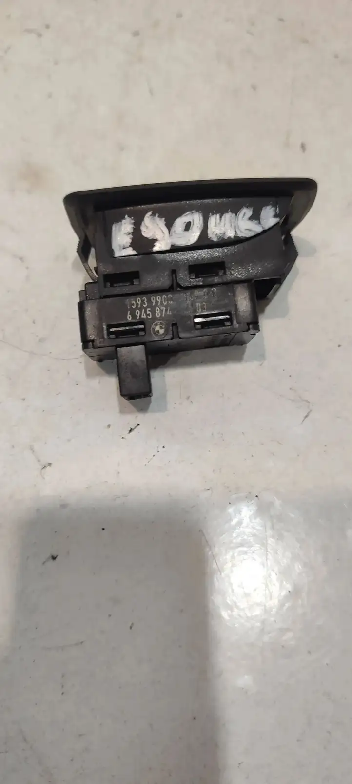 BMW 3 E90 E91 (2005 - 2012) 6945874 Кнопка стеклоподъемников — фото 1