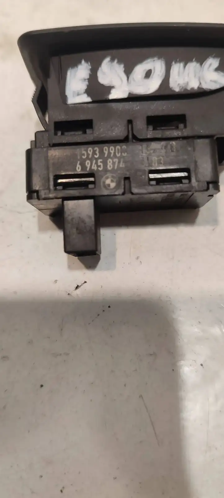 BMW 3 E90 E91 (2005 - 2012) 6945874 Кнопка стеклоподъемников — фото 2