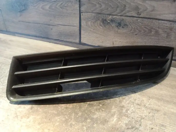 Volkswagen PASSAT B6 (2005 - 2010) 3C0853665 Решетка противотуманной фары — фото 1
