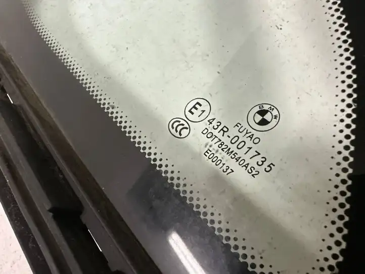 BMW 2 F45 (2014 - 2021) 2579128 Треугольное стекло кузова — фото 2