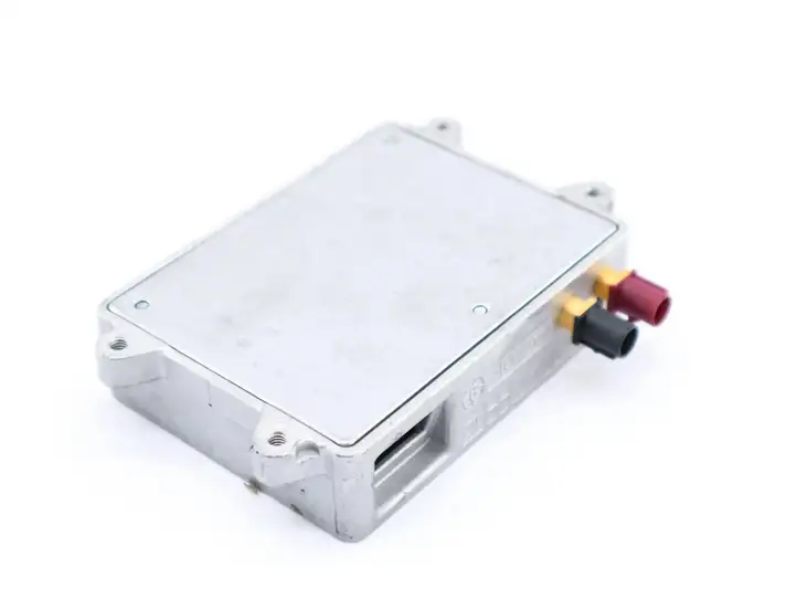 Audi A6 S6 C6 4F (2008 - 2011) 8J0035456 Усилитель антенны — фото 6