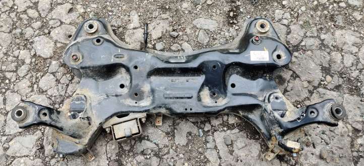 624013Z100 Hyundai i40 Priekinis traversas