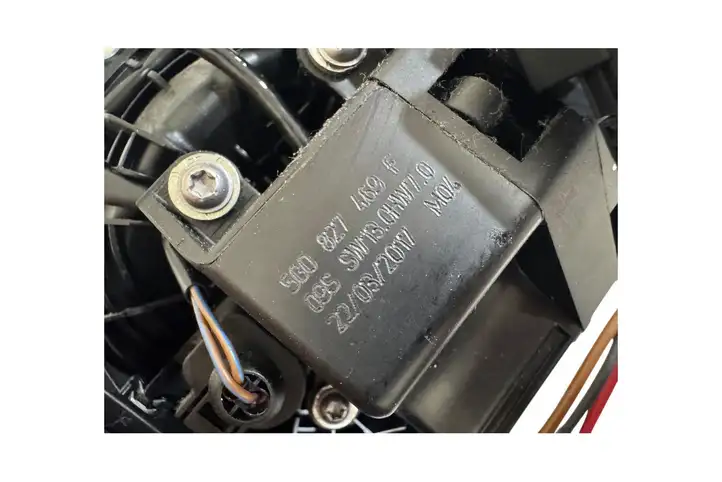 Volkswagen e-Golf (2013 - 2016) 5G0827469F Ручка багажника с камерой — фото 6
