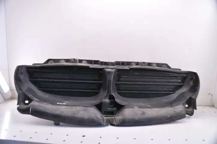 BMW 5 E60 E61 (2004 - 2010) 7178116 Дефлектор воздуха — фото 1