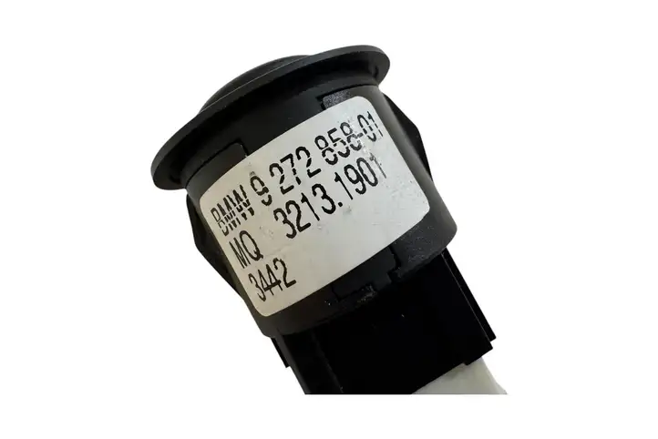 BMW X3 F25 (2010 - 2017) 927285801 Кнопка фаркопа в багажнике — фото 5
