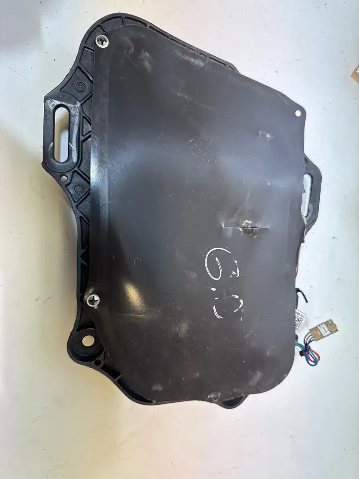 Tesla Model S (2012 - 2016) 100983000A Наружная ручка задней двери — фото 3