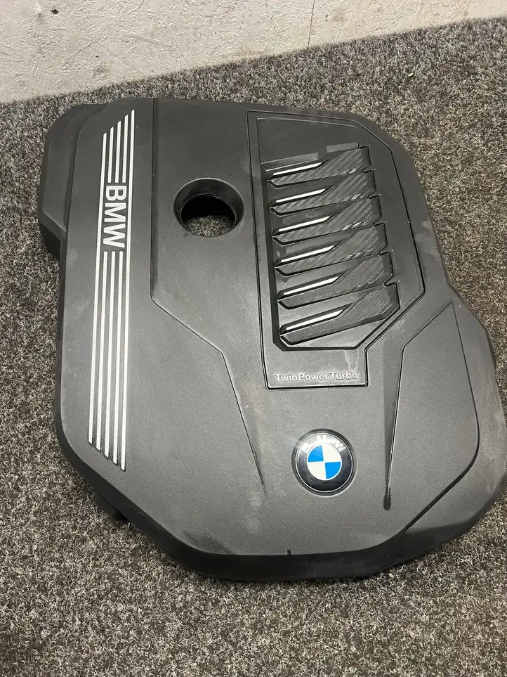 BMW 5 G30 G31 (2016 - ) 8687367 Крышка двигателя декоративная — фото 3