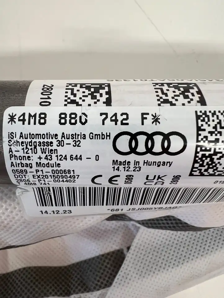 Audi Q8 (2018 - ) 4M8880742F Боковая подушка безопасности шторка — фото 5