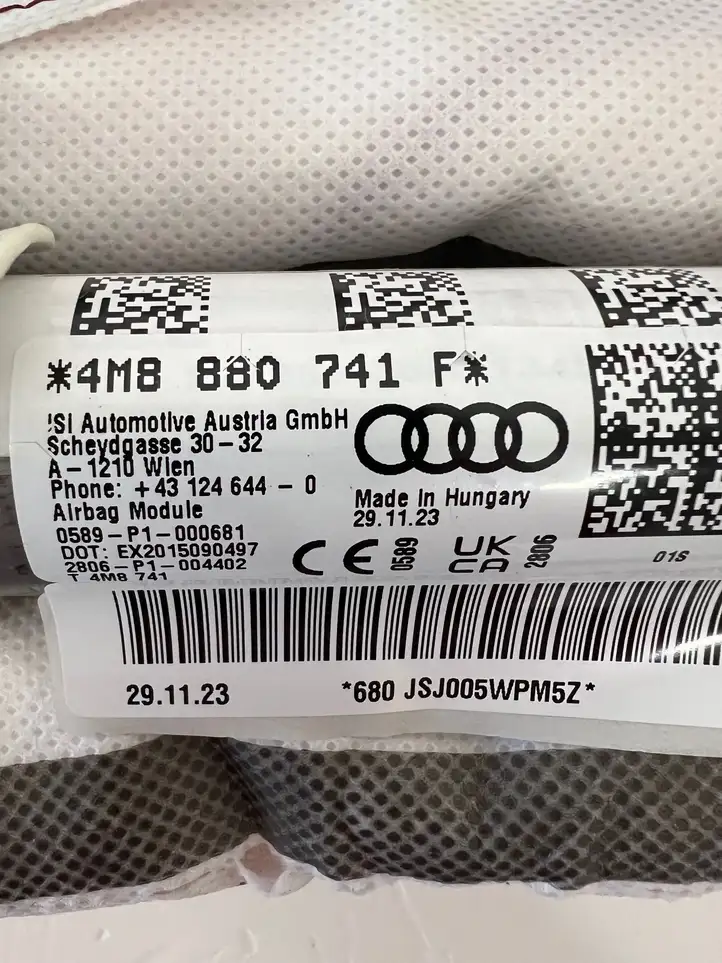 Audi Q8 (2018 - ) 4M8880742F Боковая подушка безопасности шторка — фото 7