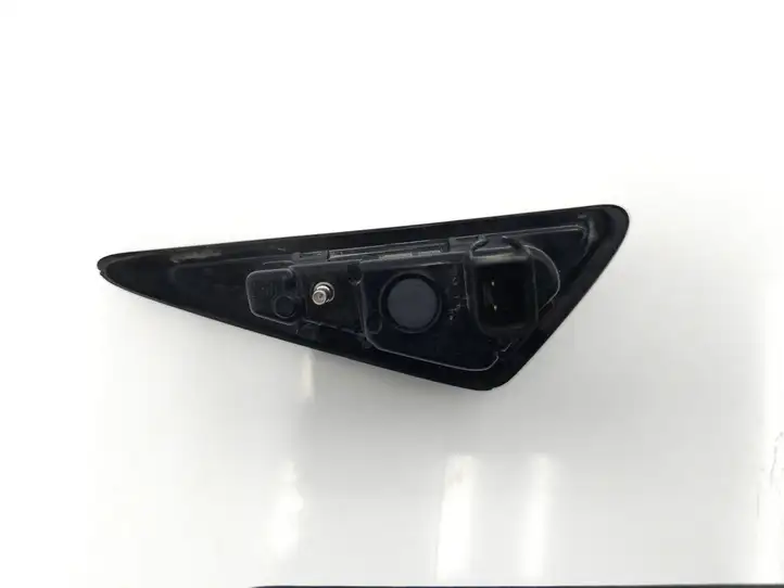 Tesla Model S (2016 - 2021) 103434499A Боковая камера в крыле — фото 6