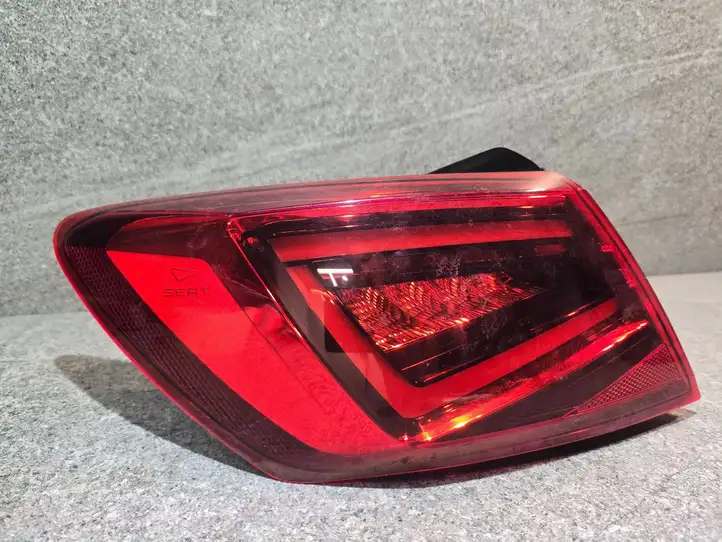 Seat Leon (1P) (2005 - 2012) 5F0945207F Задний фонарь в кузове — фото 1