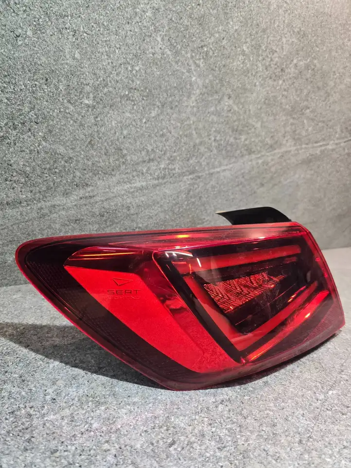 Seat Leon (1P) (2005 - 2012) 5F0945207F Задний фонарь в кузове — фото 3