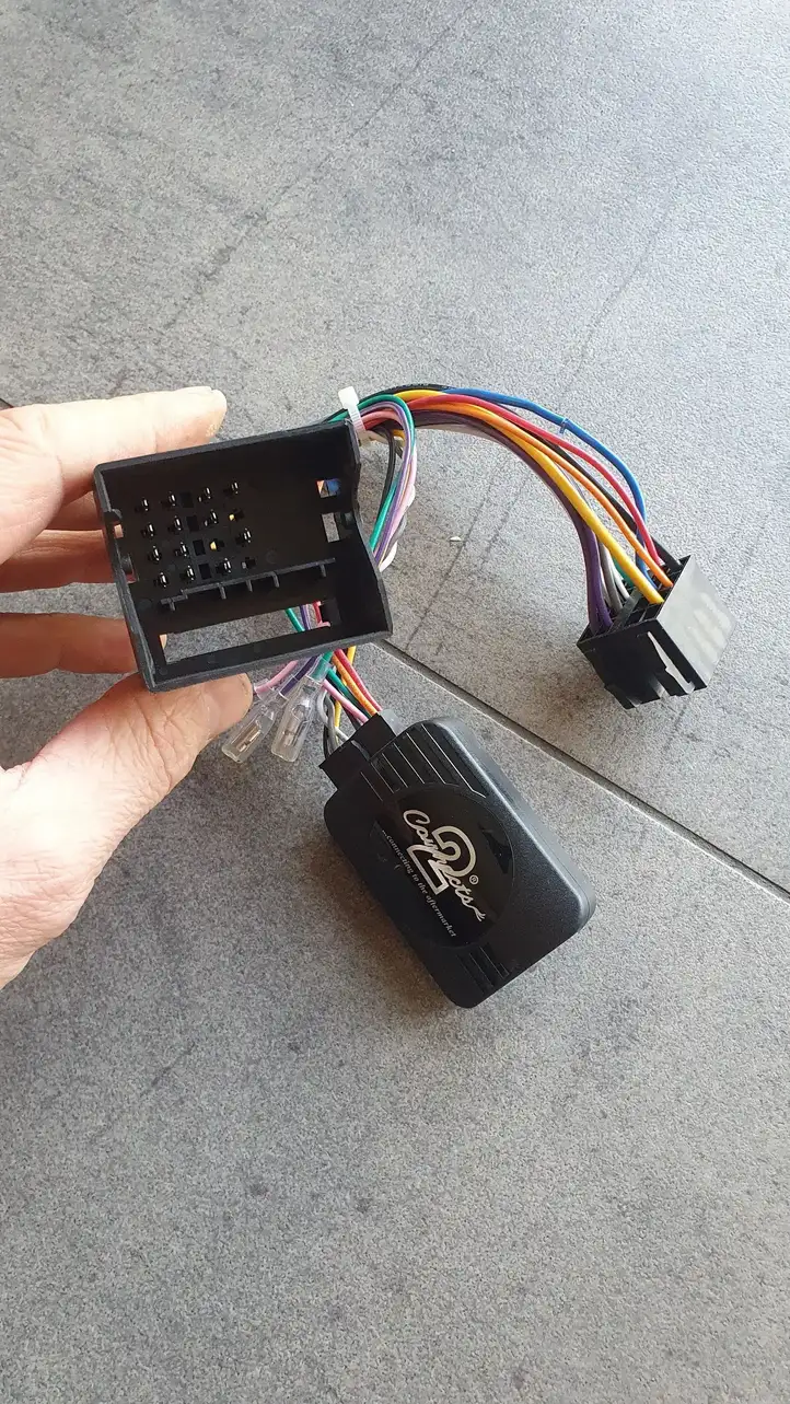 Volkswagen Caddy (2010 - 2015) CONNECTS2 Проводка аудиосистемы — фото 4