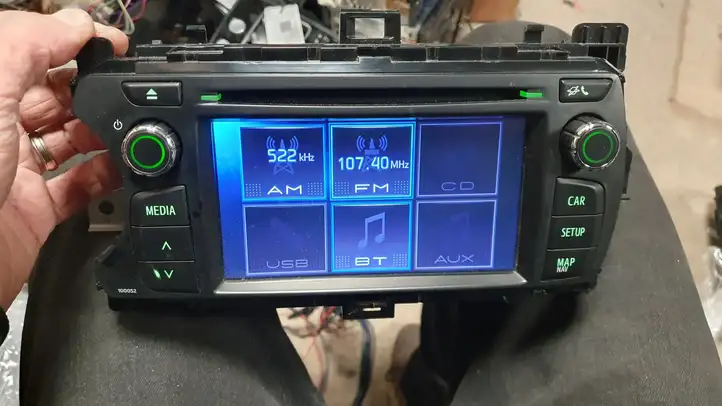Toyota Yaris (2014 - 2019) 861400D050 Магнитола / мультимедийная система — фото 1