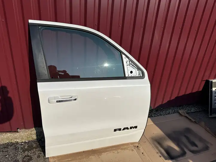Dodge Ram (2018 - ) Дверь — фото 1