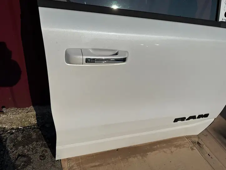 Dodge Ram (2018 - ) Дверь — фото 11