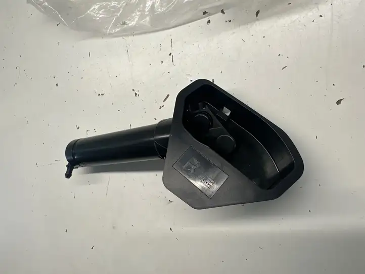 Opel Astra J (2012 - 2015) 13258408 Форсунка омывателя лобового стекла — фото 1