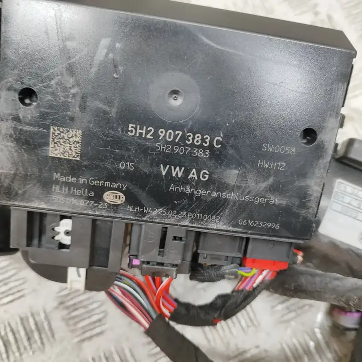 Volkswagen ID.5 (2022 - ) 11A803881F Комплект буксировочного крюка — фото 6